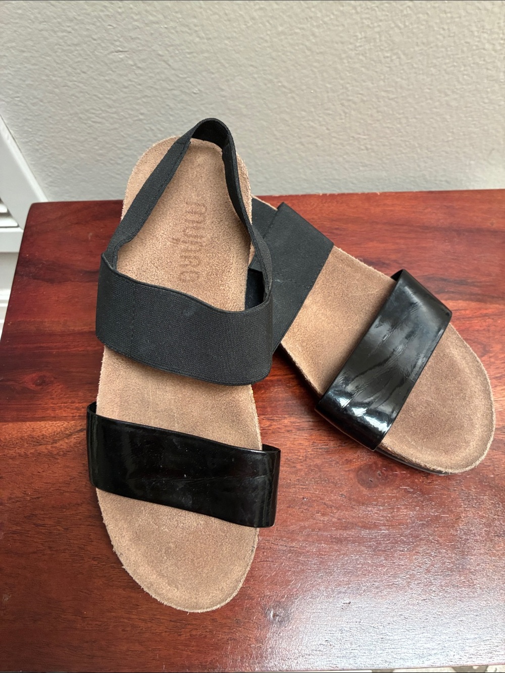 Munro sandals